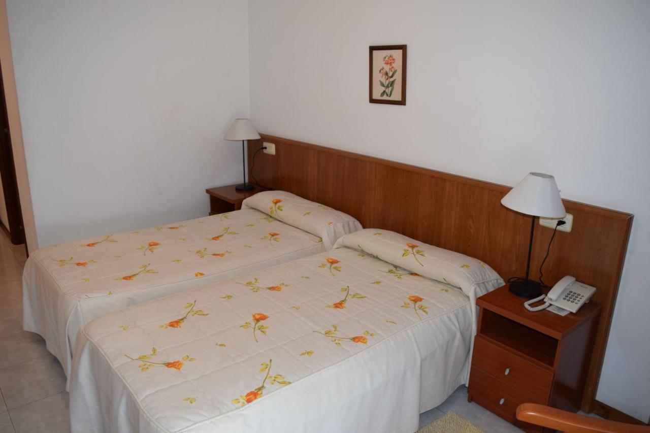 Hotel Restaurante Xaneiro Melide Dış mekan fotoğraf
