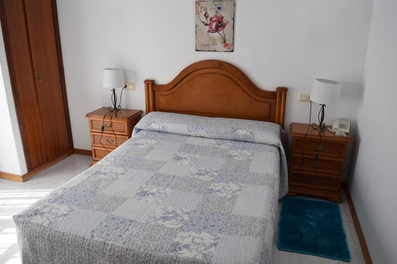 Hotel Restaurante Xaneiro Melide Dış mekan fotoğraf