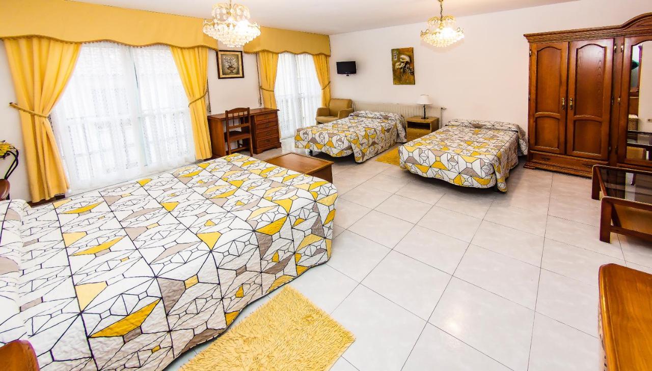 Hotel Restaurante Xaneiro Melide Dış mekan fotoğraf