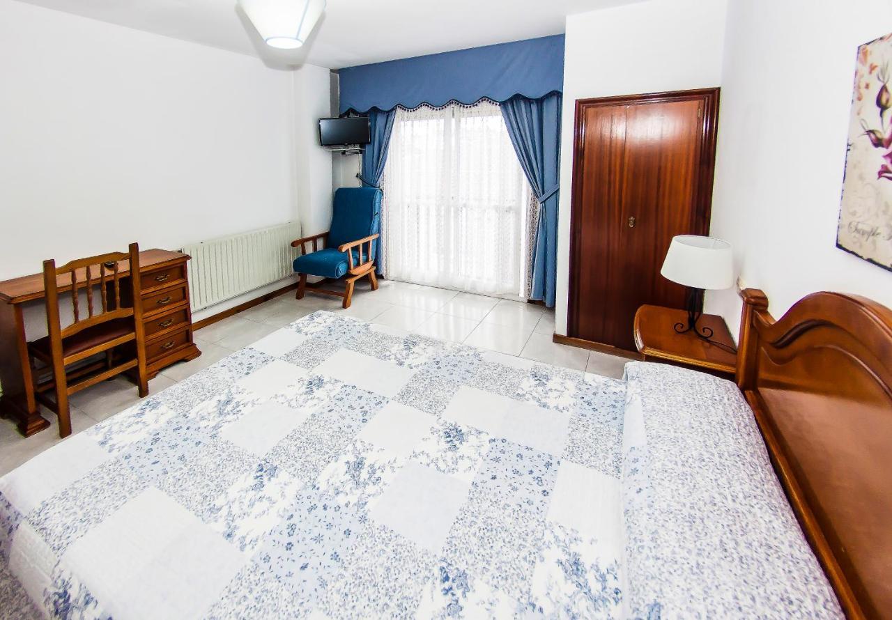 Hotel Restaurante Xaneiro Melide Dış mekan fotoğraf