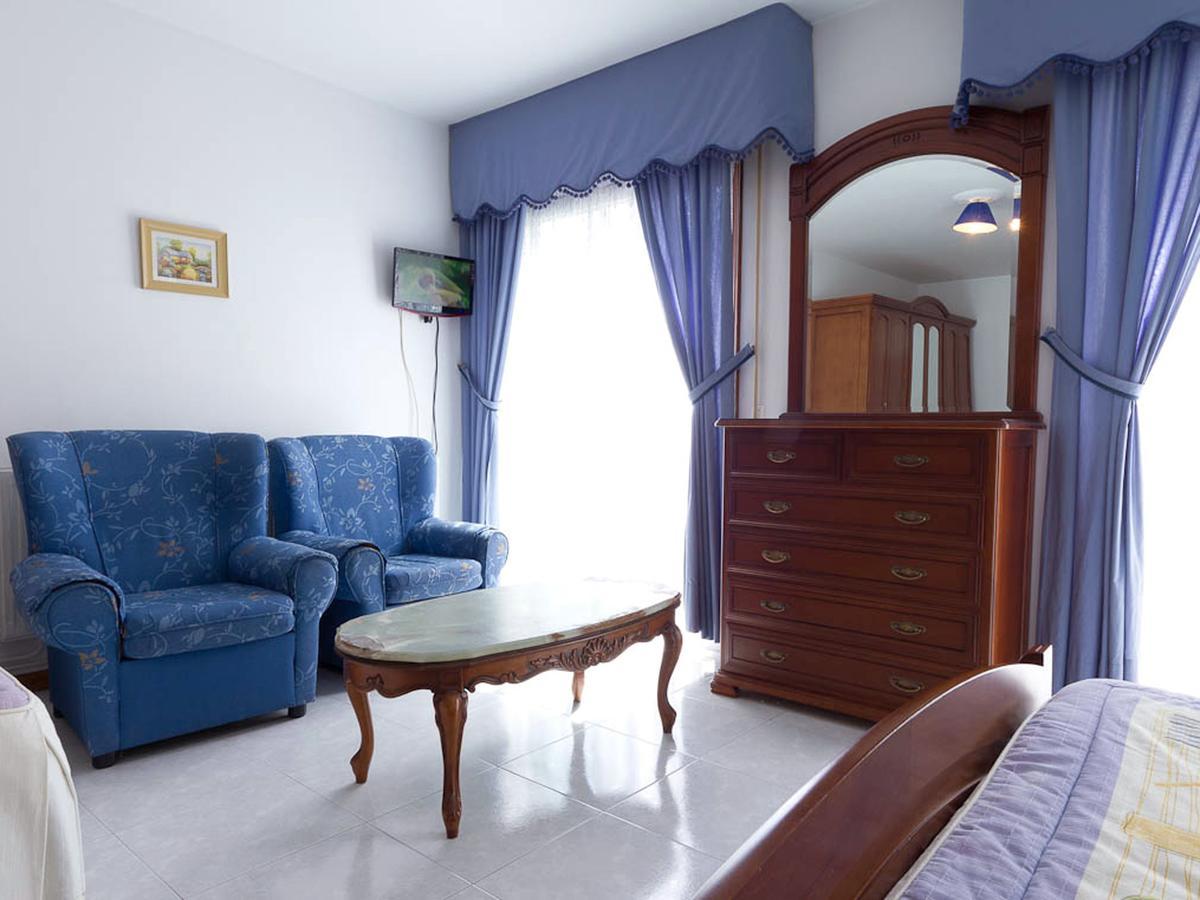 Hotel Restaurante Xaneiro Melide Dış mekan fotoğraf