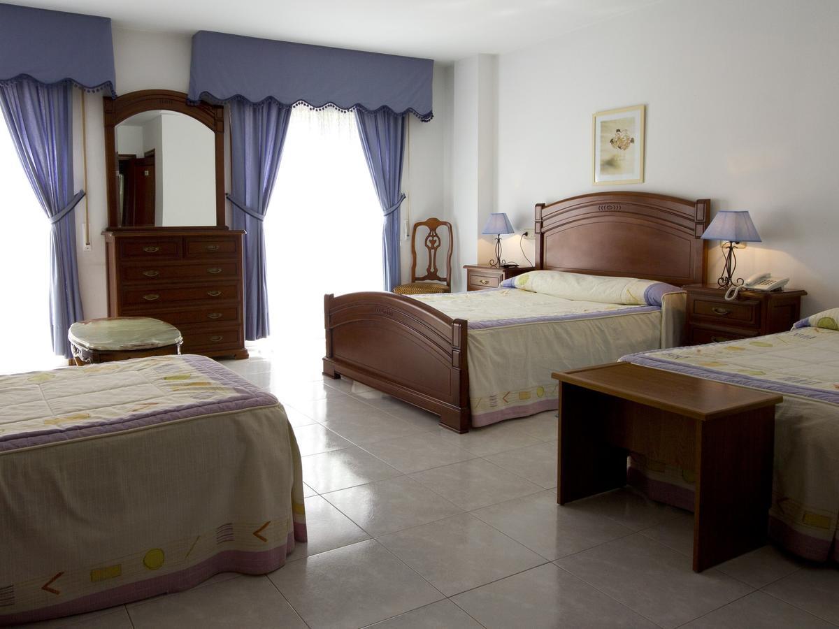 Hotel Restaurante Xaneiro Melide Oda fotoğraf