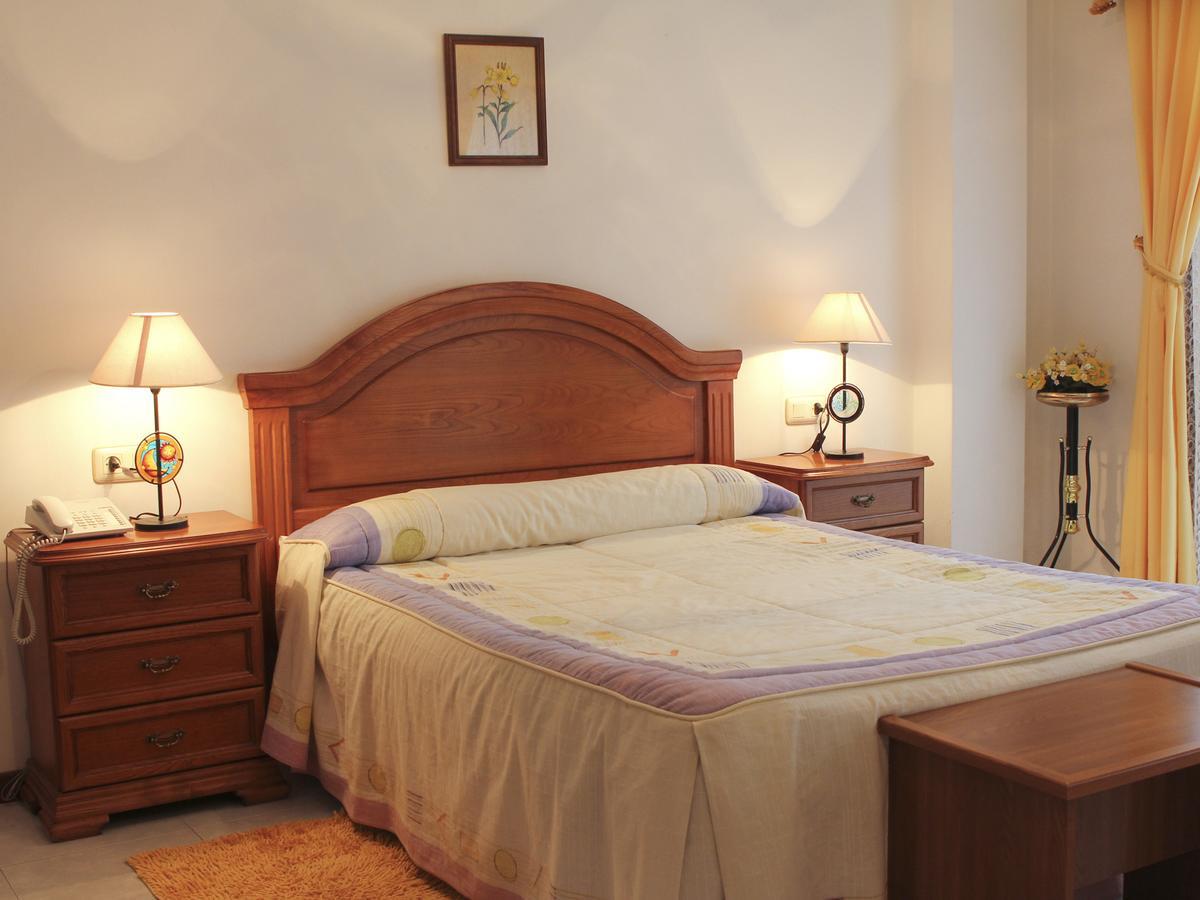Hotel Restaurante Xaneiro Melide Dış mekan fotoğraf