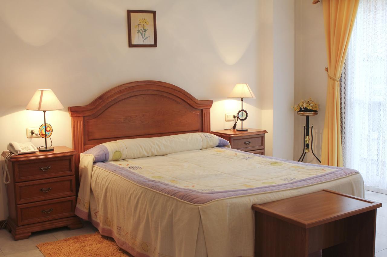 Hotel Restaurante Xaneiro Melide Dış mekan fotoğraf