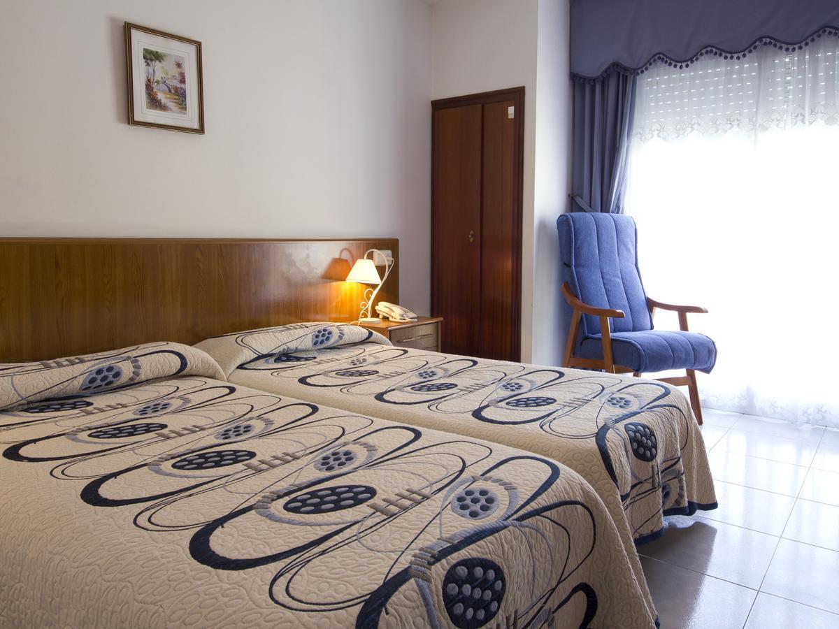 Hotel Restaurante Xaneiro Melide Oda fotoğraf
